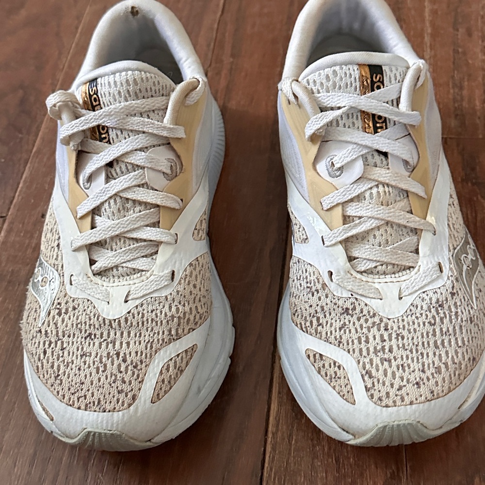 Saucony Cream and Tan Athletic Sneakers